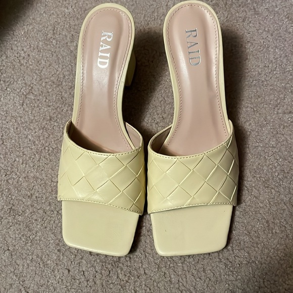 RAID | Albie | Woven | Slip-On | Block Heel |Sandals | Pastel Yellow | Size 38 - Picture 6 of 11